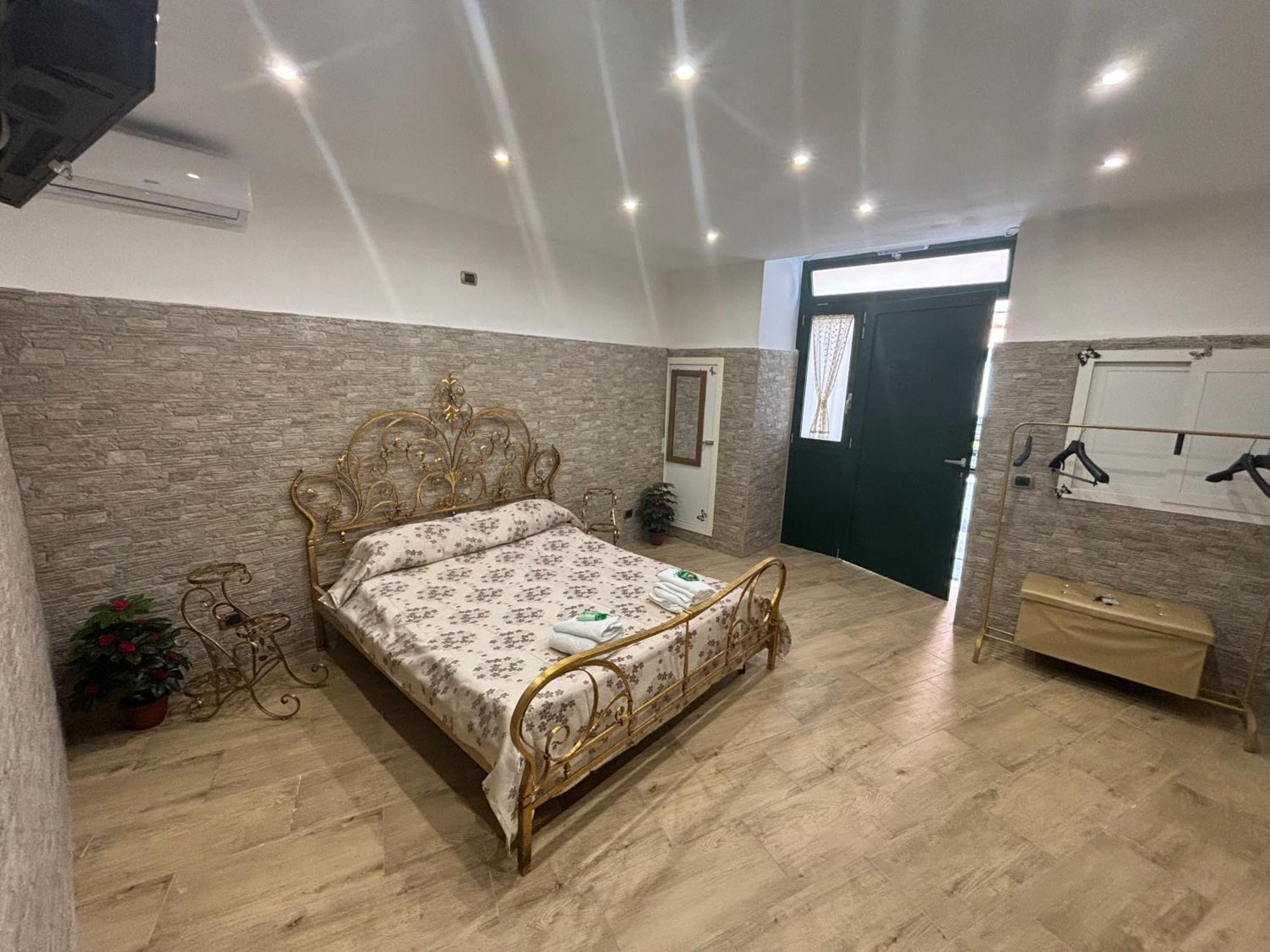 B&B La Storia باري المظهر الخارجي الصورة